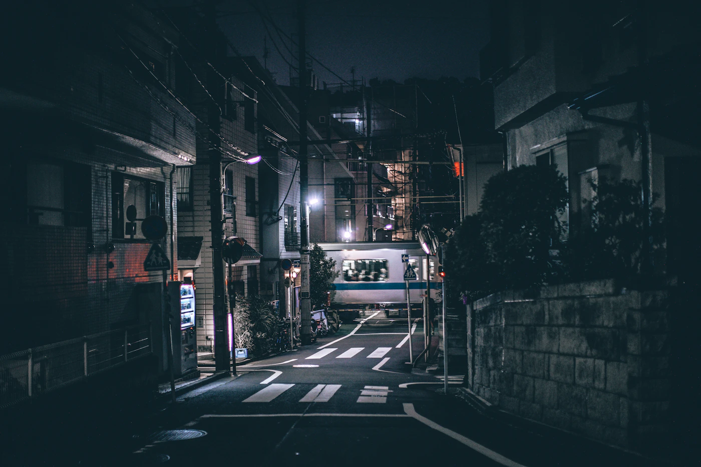 夜の住宅街