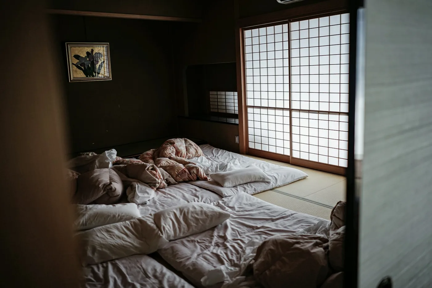 和室に敷かれた布団