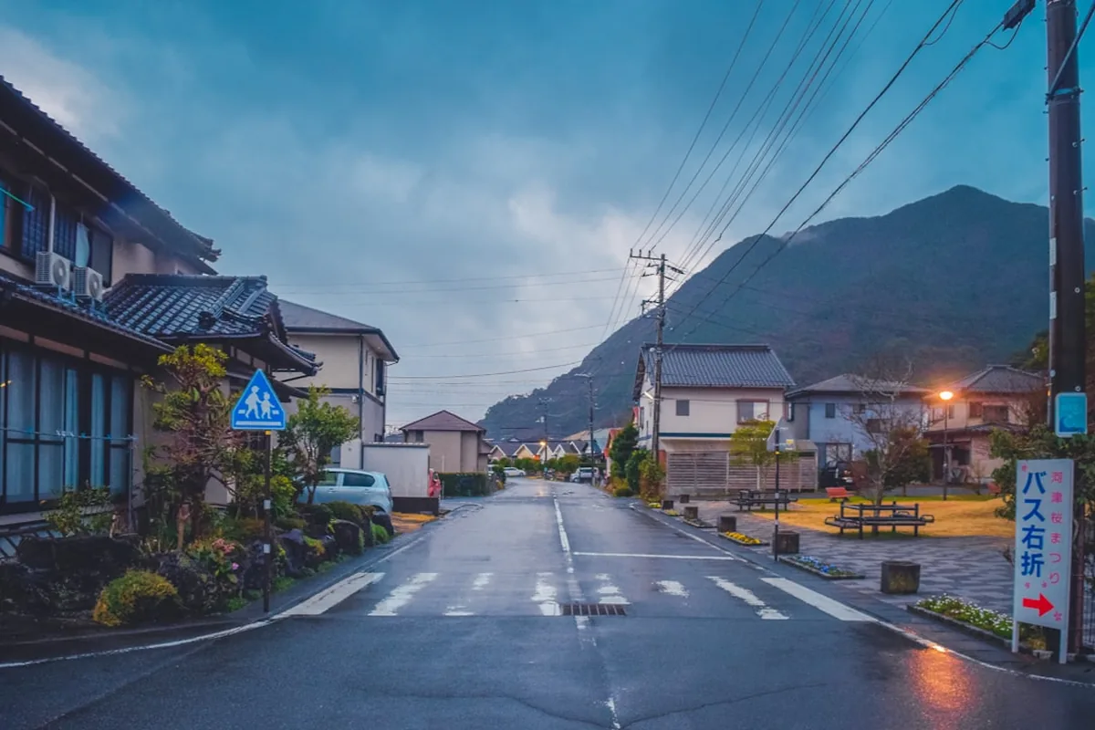 夕日と静かな住宅街