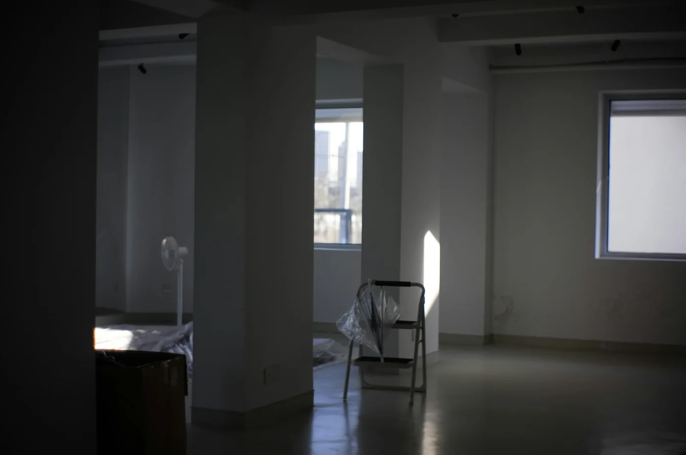 病室の窓と、誰もいない部屋
