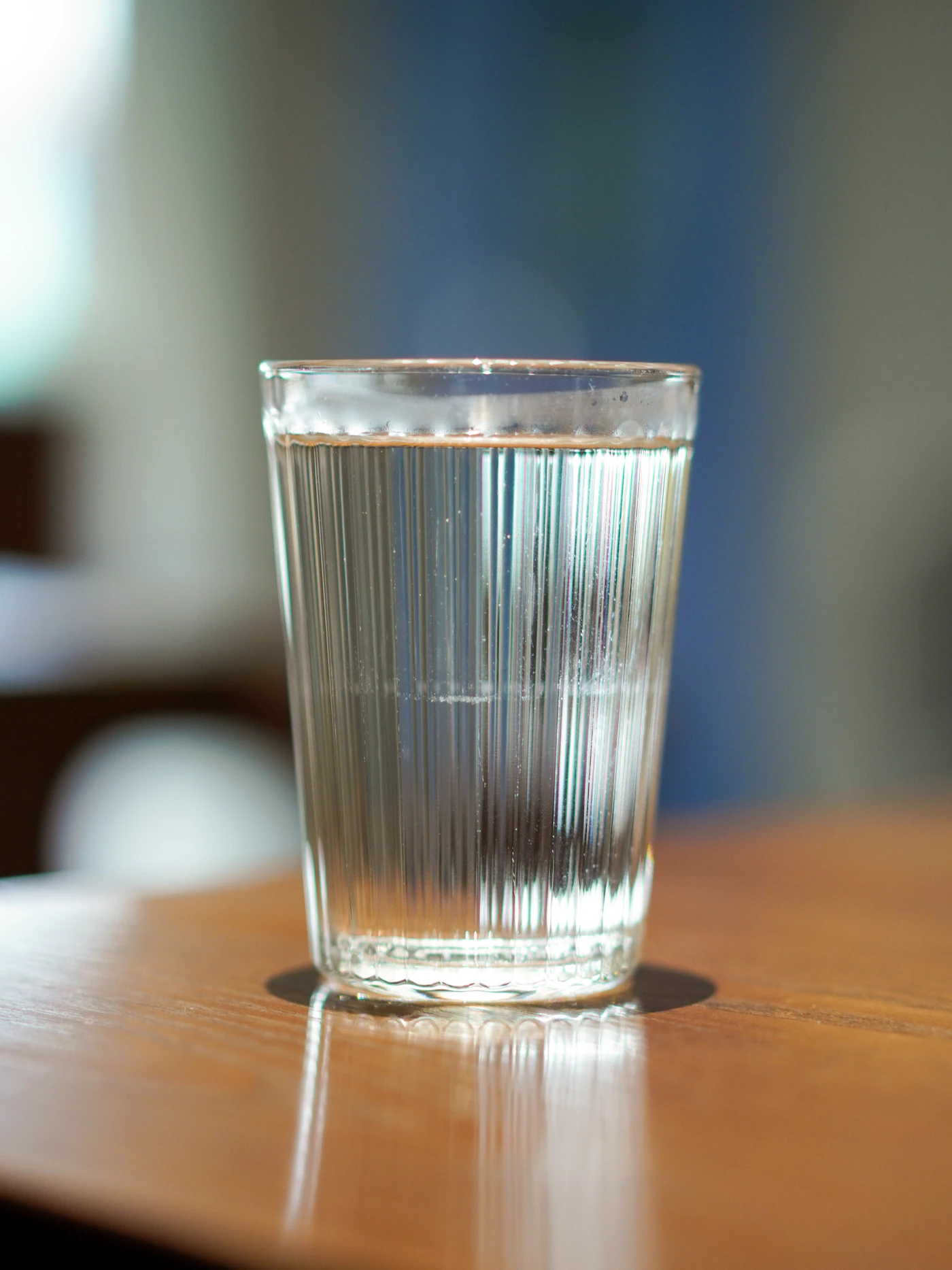 水の入ったグラス